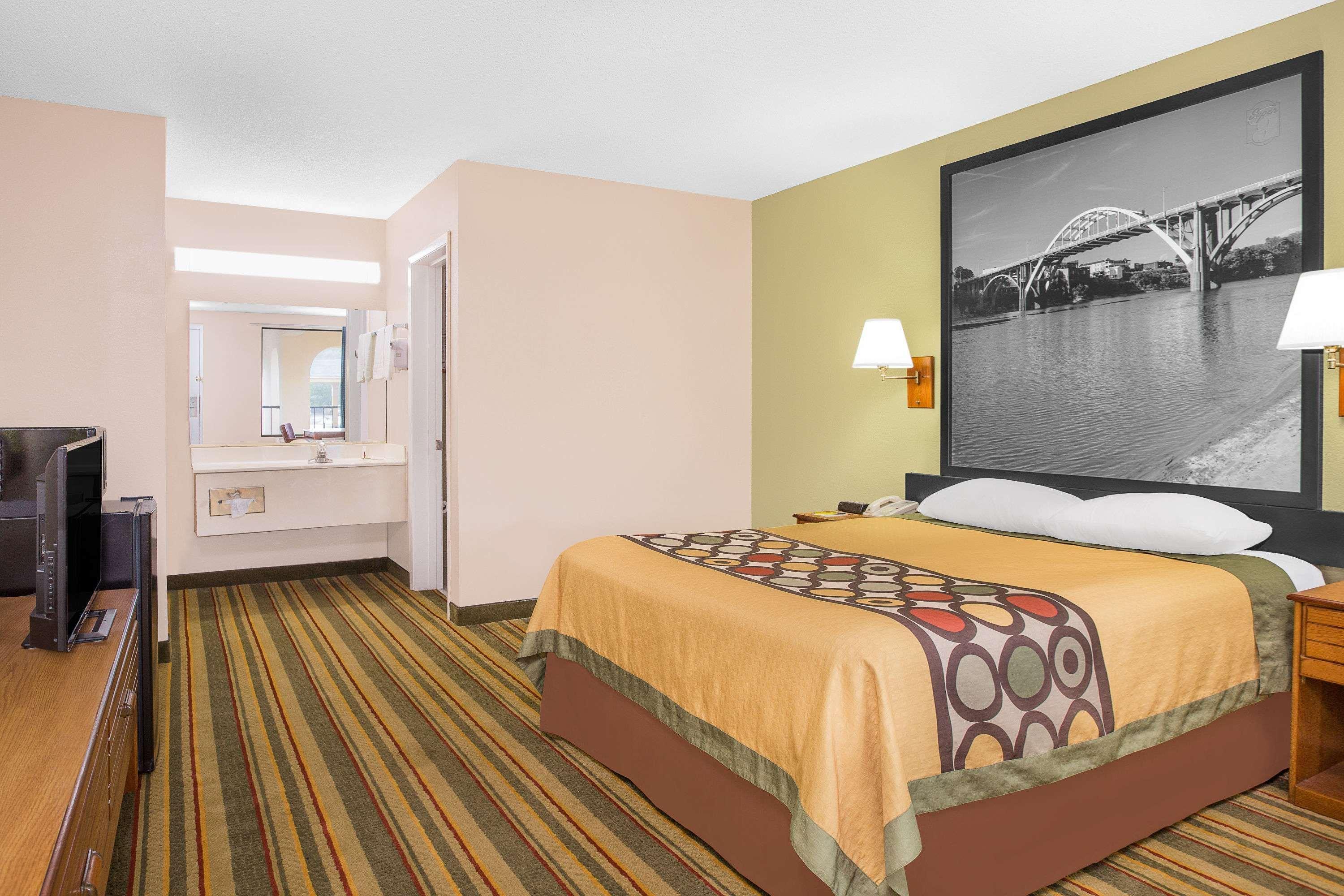 Super 8 By Wyndham Eufaula Hotel Exterior photo