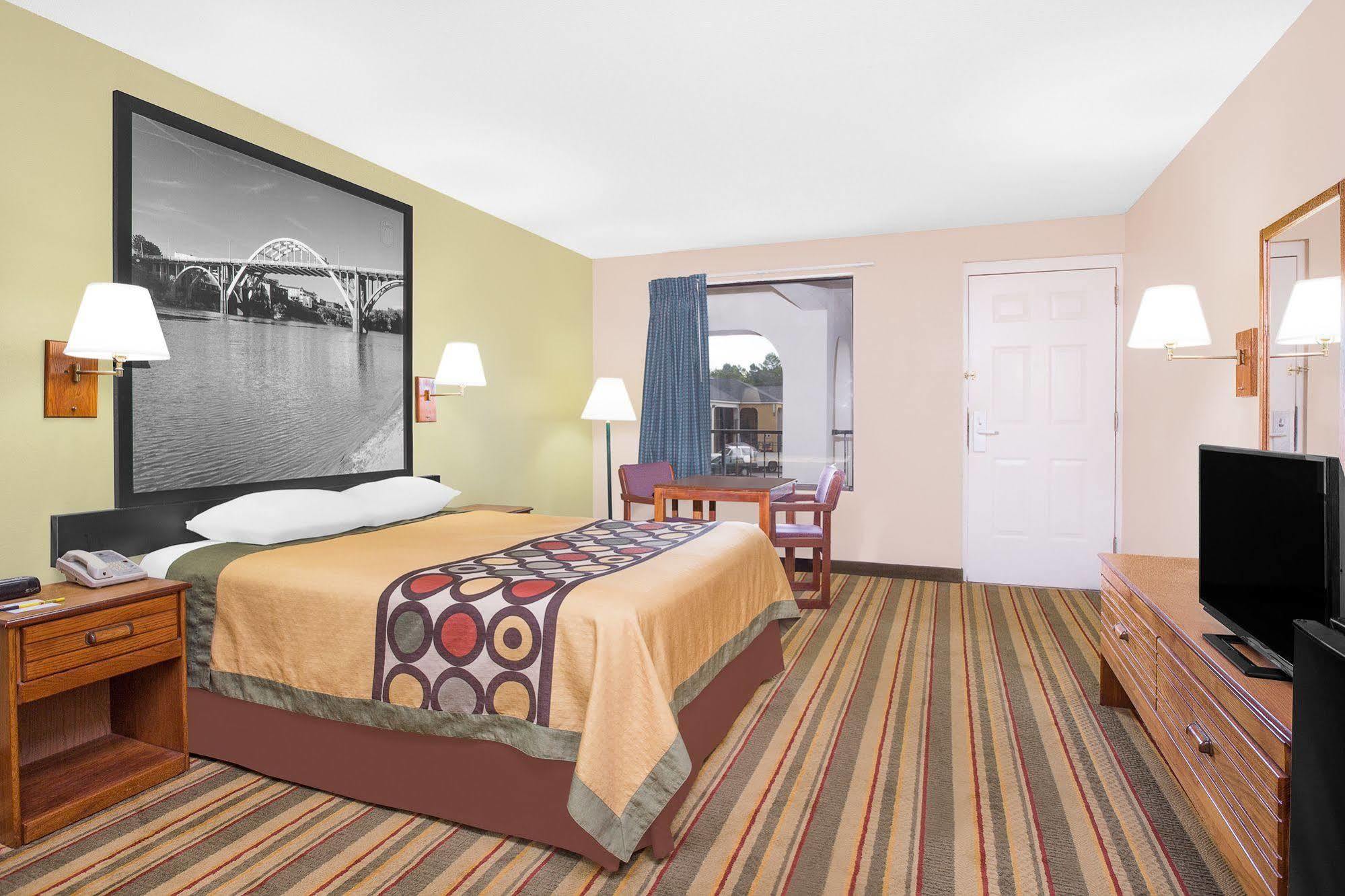 Super 8 By Wyndham Eufaula Hotel Exterior photo